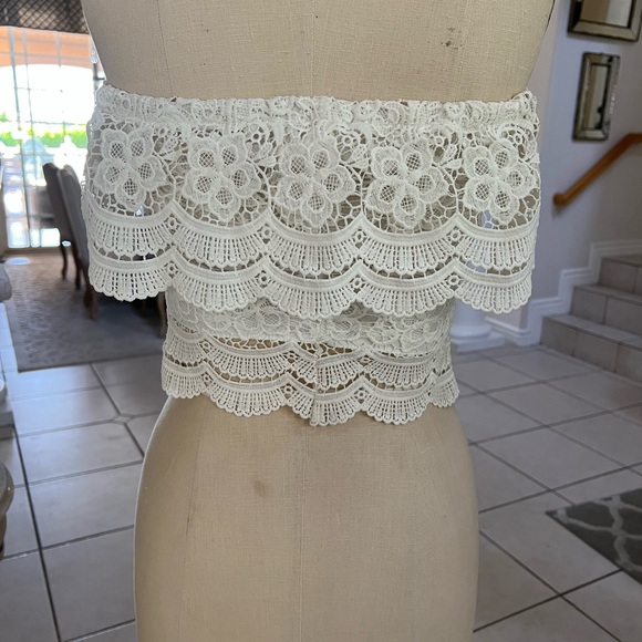 🏝☀️LF crochet off the shoulder crop top - Picture 4 of 5